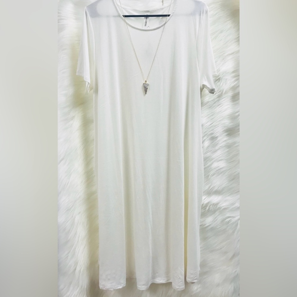 White Short Sleeve dress with Relaxed Fit